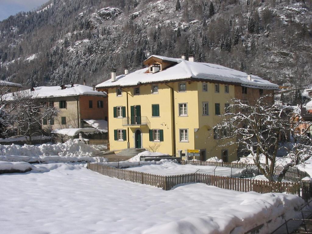 Casa Tomaselli Aparthotel Pellizzano Exterior foto