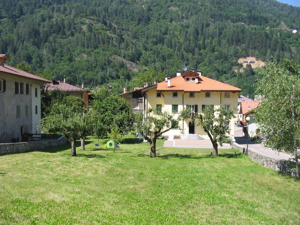 Casa Tomaselli Aparthotel Pellizzano Exterior foto
